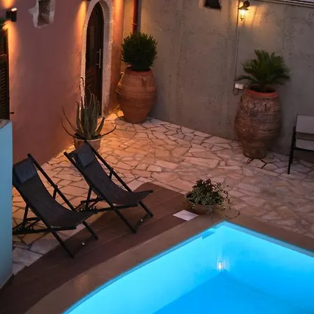 Villa Chara With 20m2 Swimming Pool-bbq!
